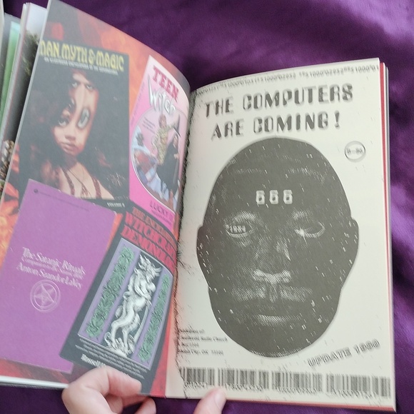 Maxxxine A24 zine with mini poster - Picture 5 of 8